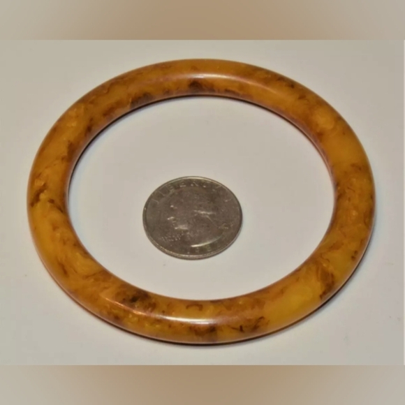Vtg BAKELITE Light Brown Marbled Color 2 5/8" d x 1/4" Bangle Bracelet - Picture 4 of 4